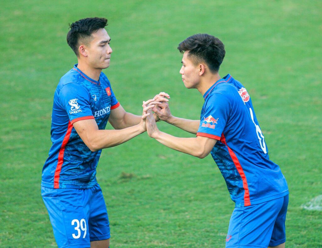 Nguyễn Thanh Bình và Bùi Hoàng Việt Anh rút lui khỏi ĐT Việt Nam vì chấn thương